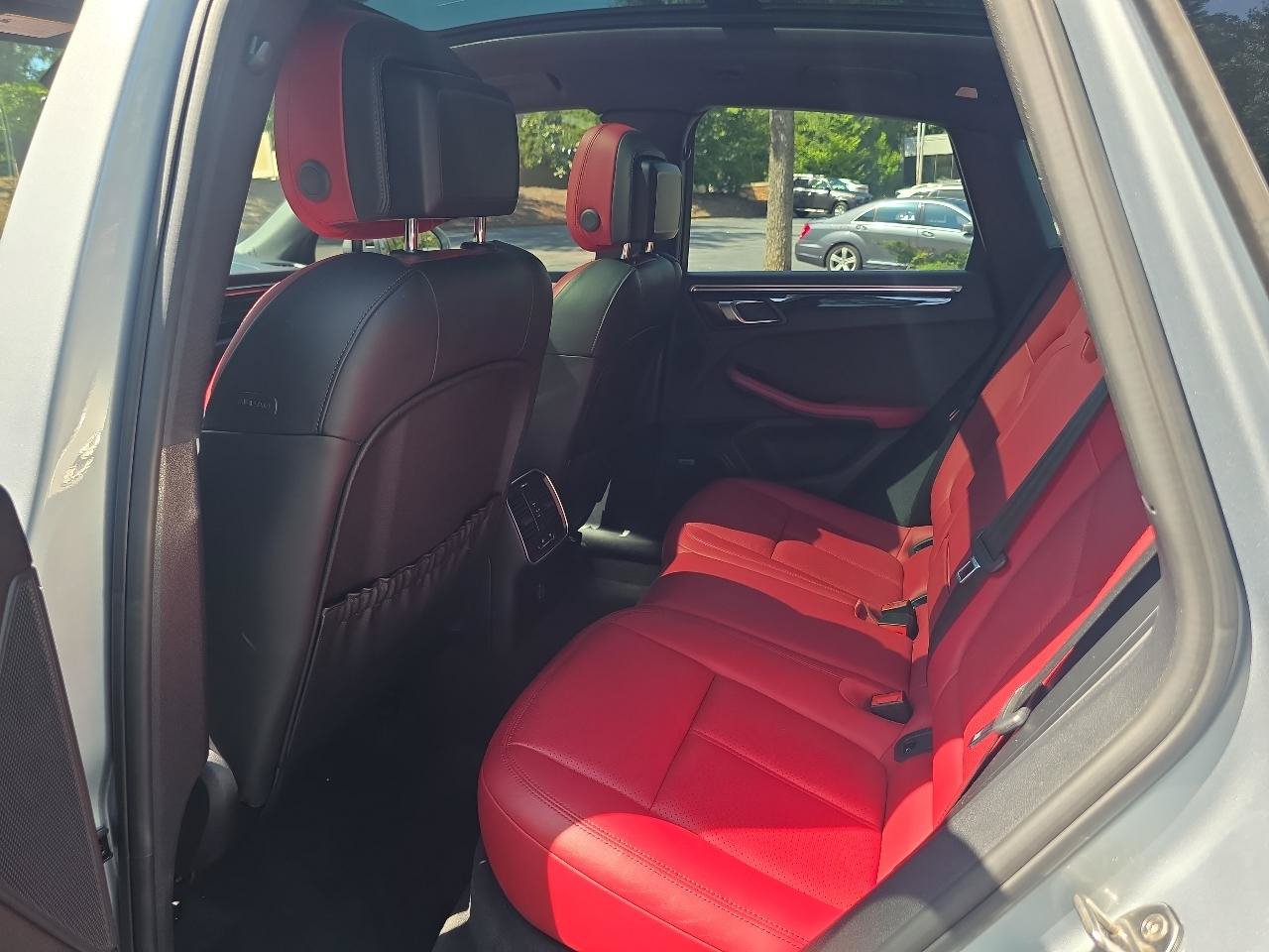 Used 2019 Porsche Macan S w/ Premium Package Plus AWD/4WD image 17