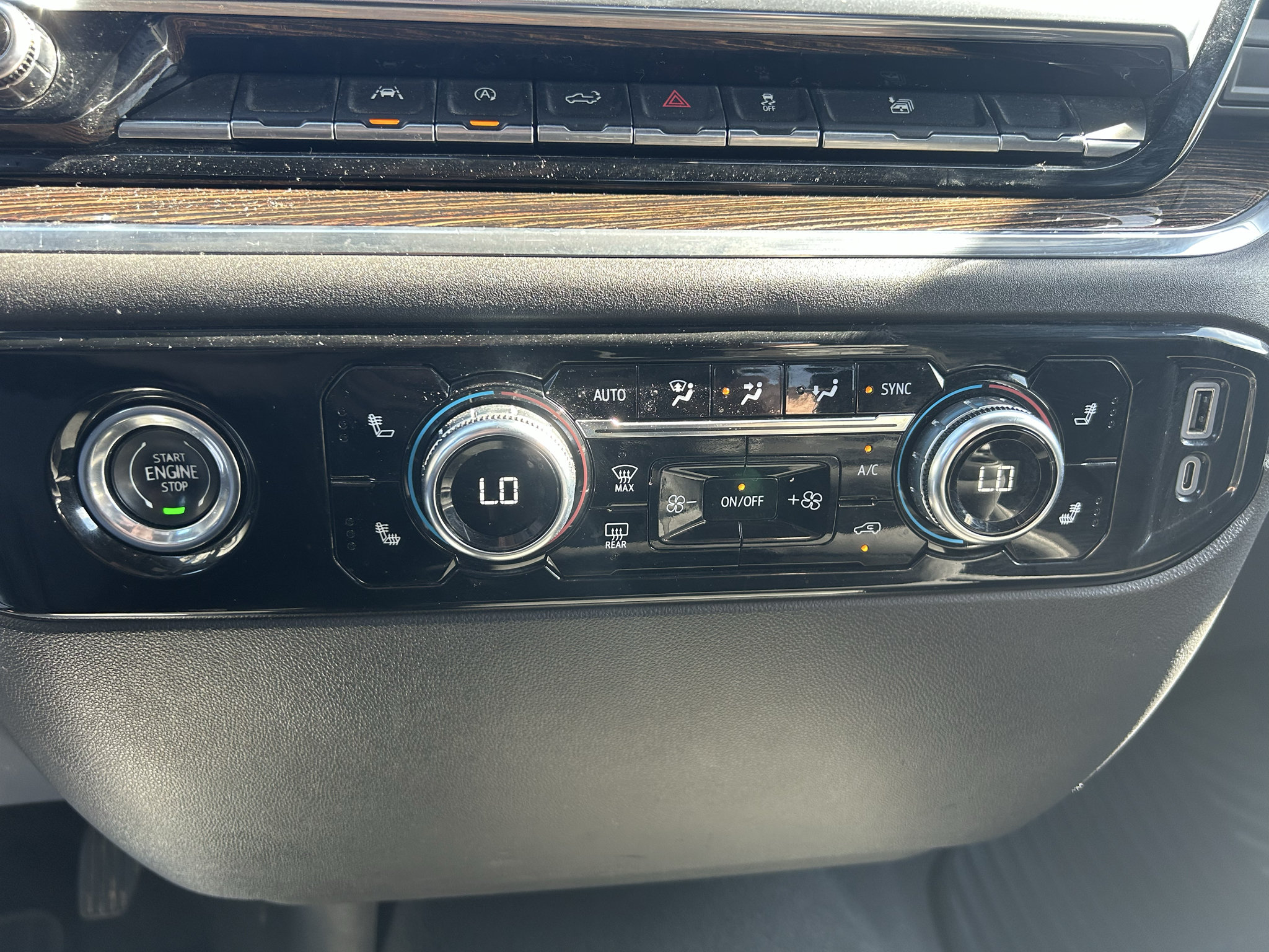 Used 2024 GMC Sierra 1500 SLE AWD/4WD image 12