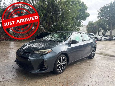 Used 2017 Toyota Corolla SE image 1