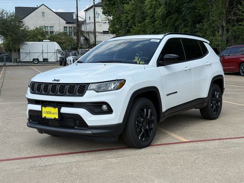 New 2025 Jeep Compass Latitude w/ Sun & Sound Group image 4