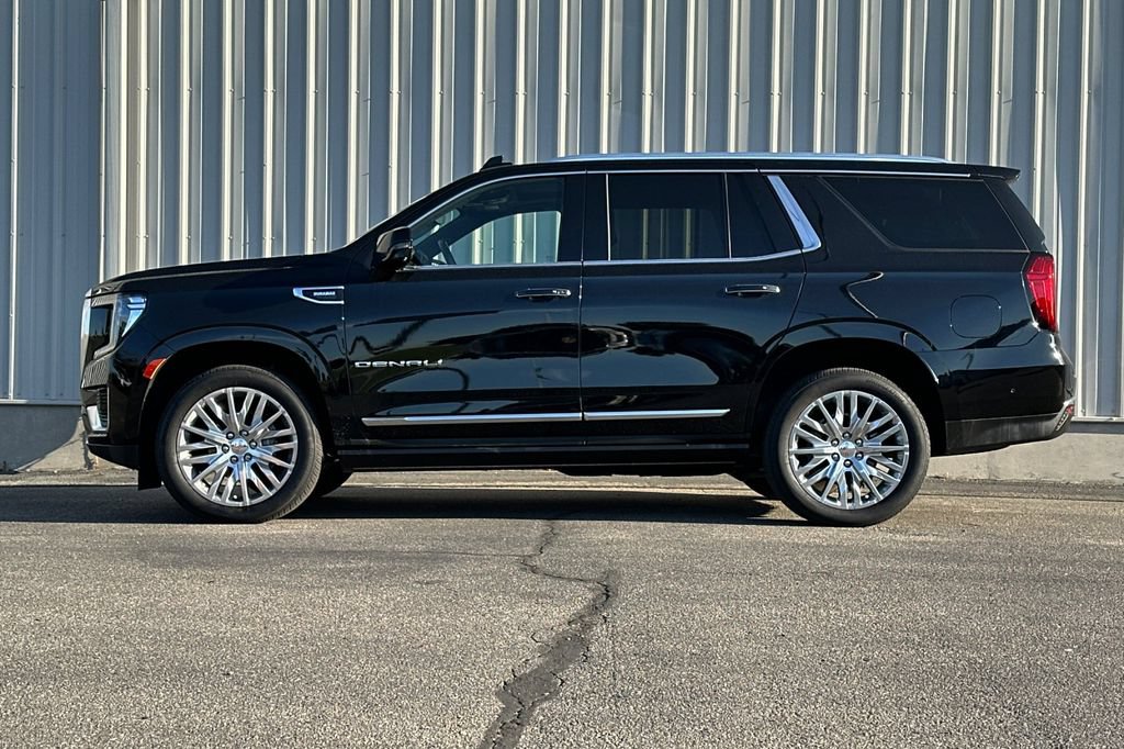 Used 2024 GMC Yukon Denali w/ Advanced Technology Package AWD/4WD image 10