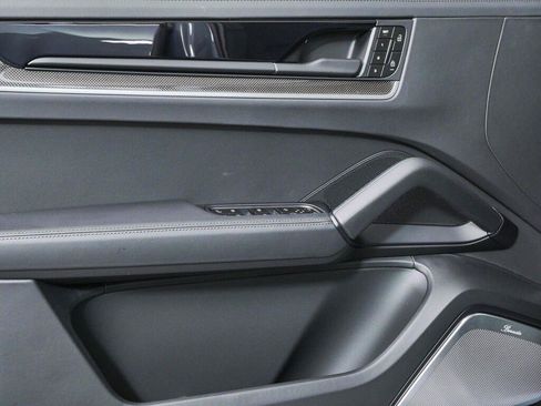 New 2026 Porsche Cayenne Turbo AWD/4WD image 6