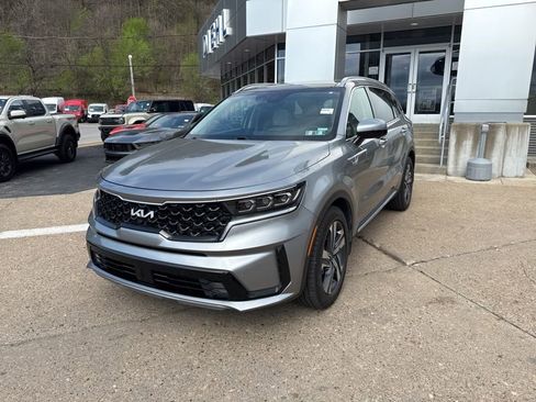 Used 2023 Kia Sorento SX Prestige w/ Panoramic Sunroof Package image 3