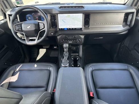 Used 2025 Ford Bronco Badlands AWD/4WD image 18
