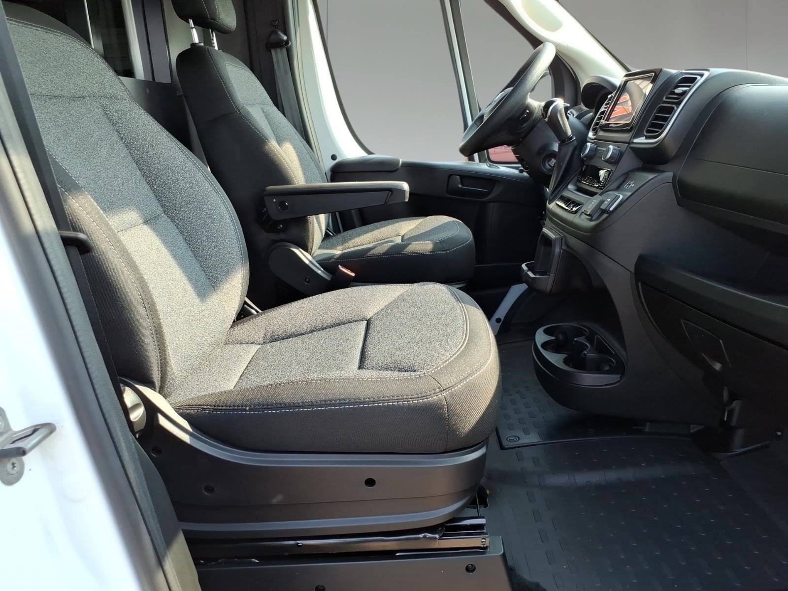Used 2025 RAM ProMaster 1500 w/ Quick Order Package 22G SLT FWD image 5