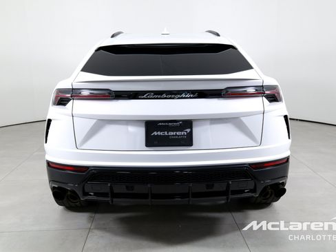 Used 2022 Lamborghini Urus AWD/4WD image 7