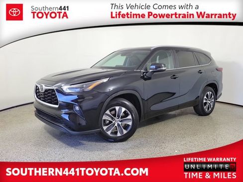 Used 2024 Toyota Highlander XLE image 1