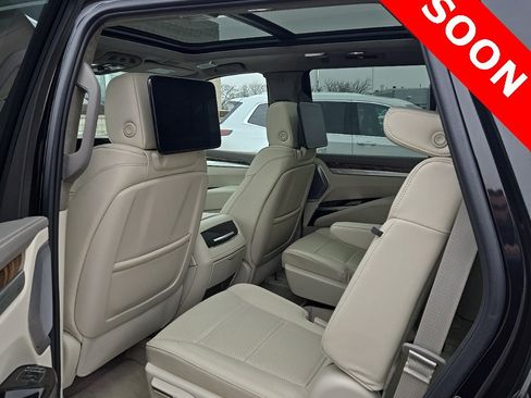 Certified 2025 Cadillac Escalade Premium Luxury Platinum image 4