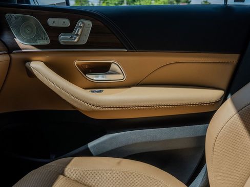 Used 2024 Mercedes-Benz GLE 350 4MATIC image 13