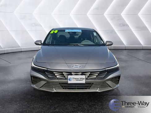 Used 2024 Hyundai Elantra SEL image 8