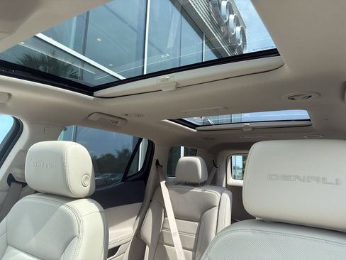 Used 2021 GMC Acadia Denali w/ Denali Technology Package FWD image 28