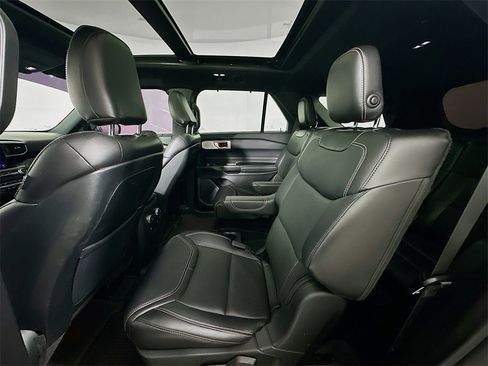 Used 2020 Ford Explorer ST w/ ST Street Pack image 17