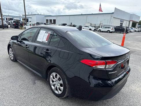 Used 2025 Toyota Corolla LE FWD image 6