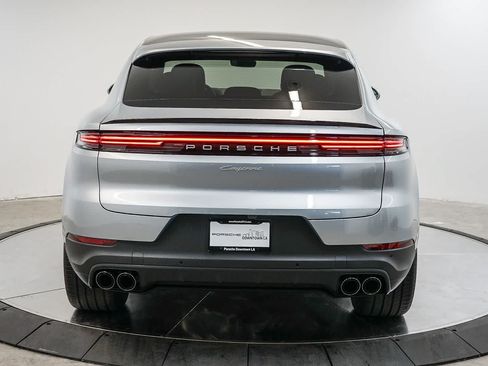 New 2026 Porsche Cayenne Coupe AWD/4WD image 10