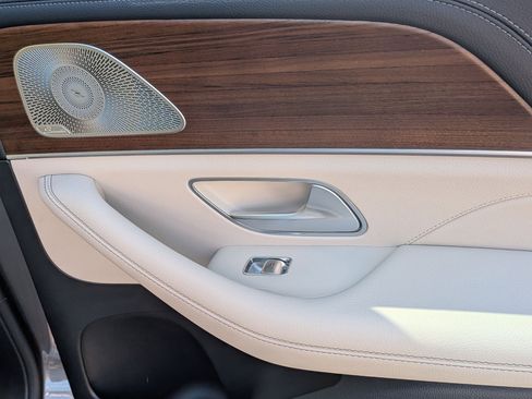 Certified 2025 Mercedes-Benz GLE 580 4MATIC image 35