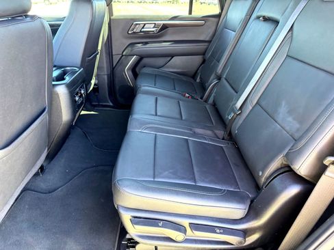 Used 2025 Chevrolet Tahoe Z71 image 20