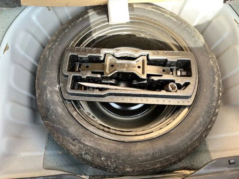 Used 2016 Nissan Maxima SR image 22