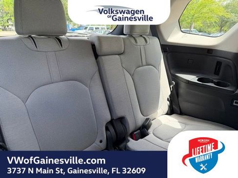 Used 2023 Honda Pilot LX image 10