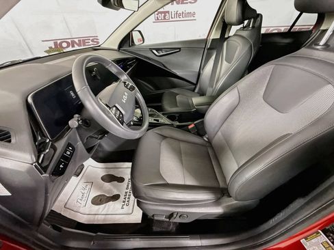 Used 2023 Kia Niro EX FWD image 24