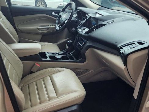 Used 2017 Ford Escape SE w/ SE Leather Comfort Package FWD image 7