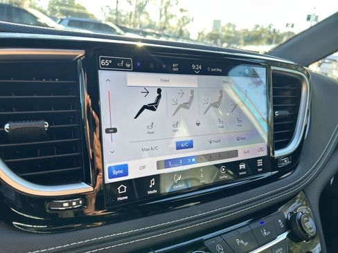 New 2026 Chrysler Pacifica Limited w/ S Appearance Package image 51