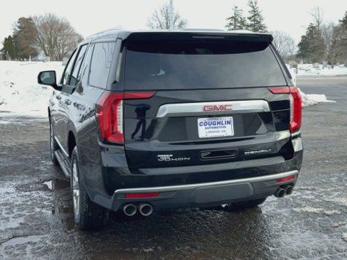 Used 2024 GMC Yukon Denali w/ Advanced Technology Package image 7