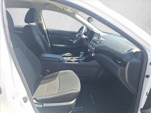 Used 2024 Nissan Sentra SV FWD image 17