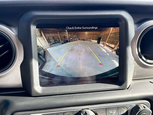 Used 2021 Jeep Wrangler Unlimited Sport AWD/4WD image 14