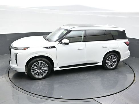 Used 2025 INFINITI QX80 Sensory image 28