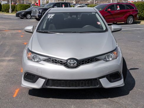 Used 2017 Toyota Corolla iM image 2