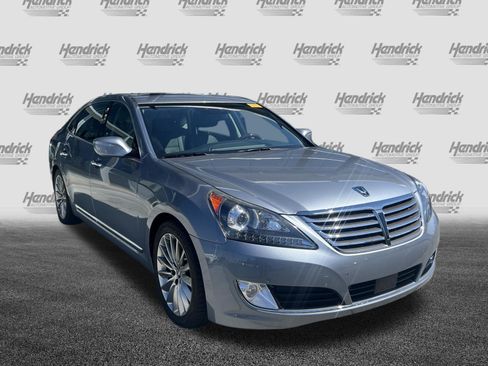 Used 2014 Hyundai Equus Signature RWD image 2
