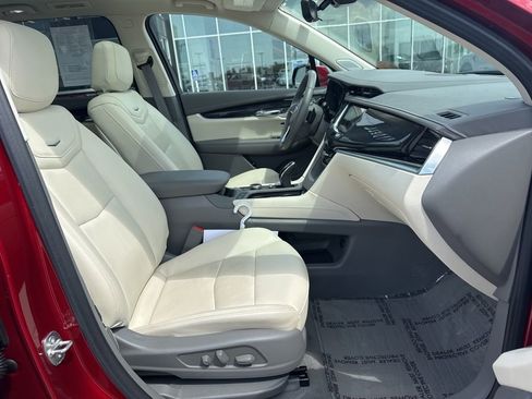 Used 2024 Cadillac XT6 Premium Luxury w/ Technology Package AWD/4WD image 27