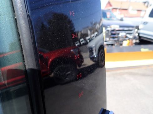 Used 2019 Lincoln Navigator Reserve image 13