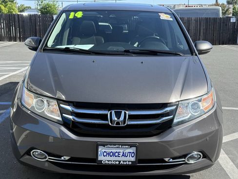 Used 2014 Honda Odyssey Touring Elite image 2