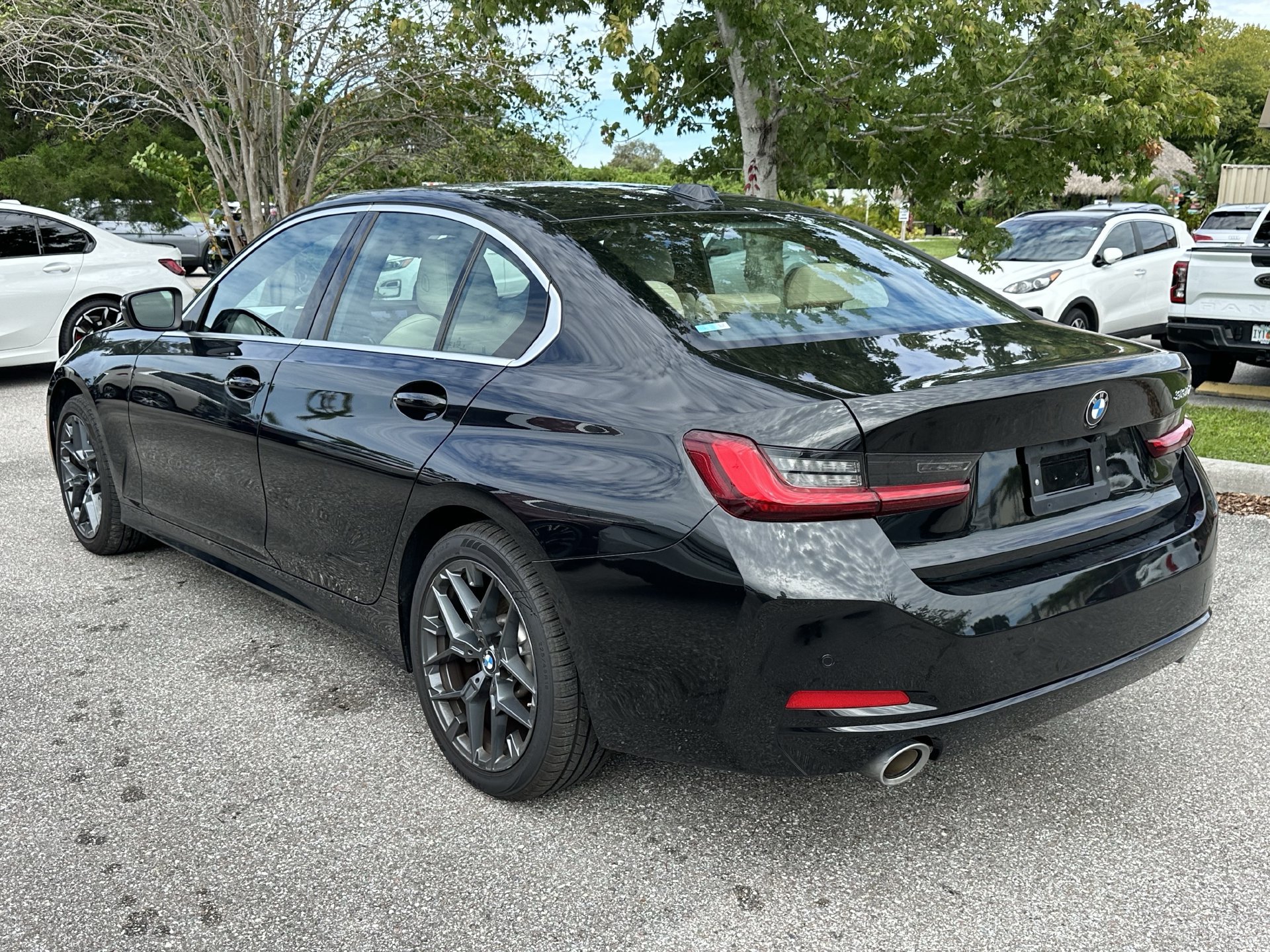 Certified 2025 BMW 330i Sedan RWD image 5
