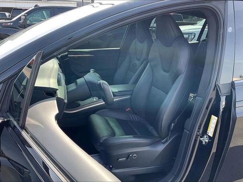 Used 2023 Tesla Model X image 19