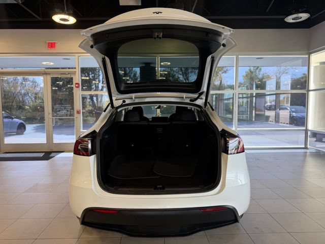 Used 2024 Tesla Model Y Long Range AWD/4WD image 37