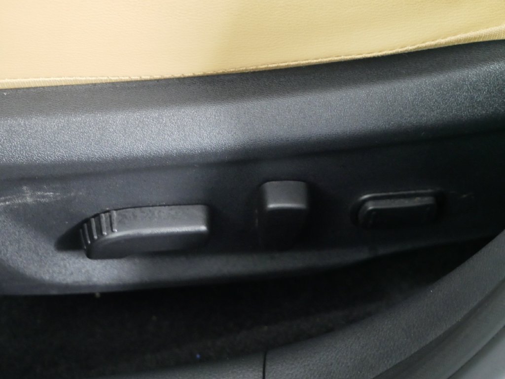 Used 2025 Nissan Sentra SV w/ SV Premium Package FWD image 22