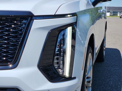New 2026 Cadillac Escalade Platinum Sport w/ LPO, Floor Liner Package AWD/4WD image 40