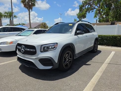 Used 2021 Mercedes-Benz GLB 250 image 4