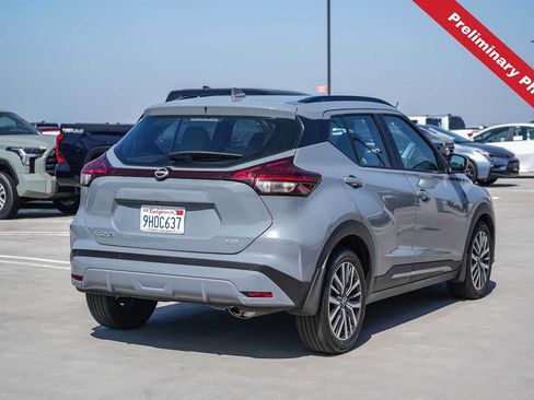 Used 2023 Nissan Kicks SR w/ SR Premium Package FWD image 6
