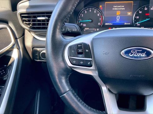 Used 2022 Ford Explorer XLT image 22