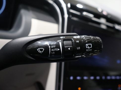 Used 2024 Hyundai Tucson Limited image 35