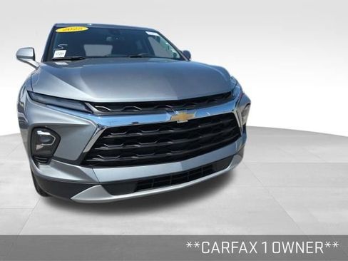 Used 2025 Chevrolet Blazer LT FWD image 2