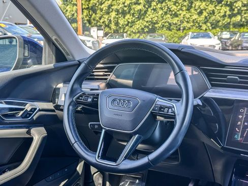 Used 2022 Audi e-tron Premium w/ Convenience Plus Package AWD/4WD image 16
