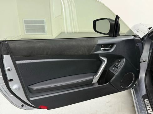 Used 2017 Toyota 86 image 14