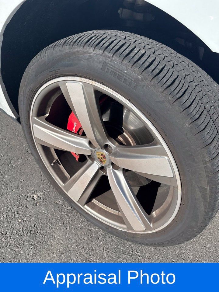 Certified 2023 Porsche Macan S AWD/4WD image 13