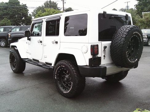 Used 2012 Jeep Wrangler Unlimited Sahara w/ Dual Top Group AWD/4WD image 3