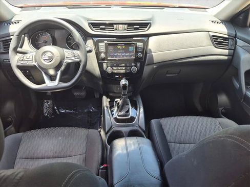 Used 2020 Nissan Rogue SV FWD image 17