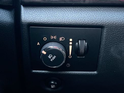 Used 2011 Jeep Grand Cherokee Laredo RWD image 19